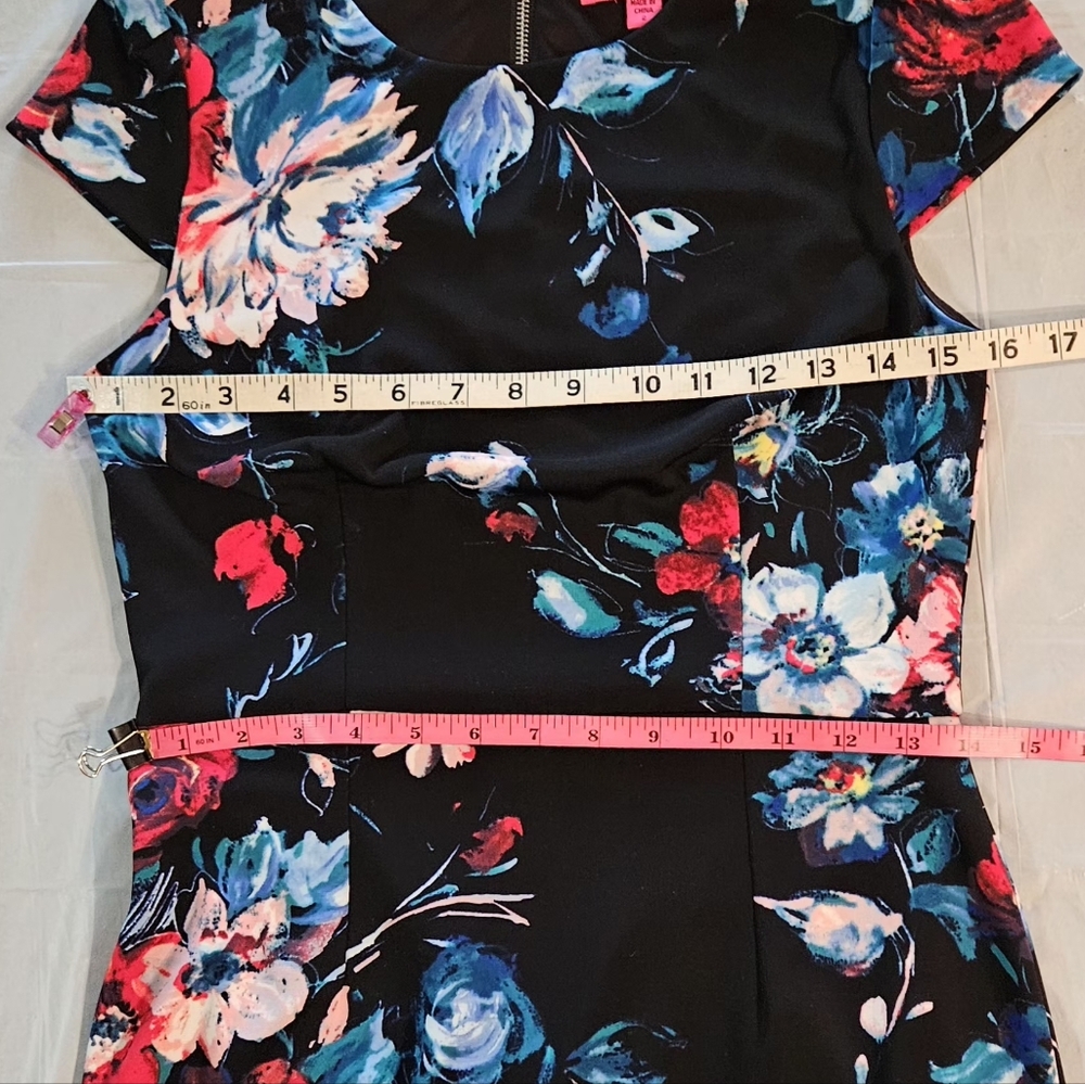 Betsey Johnson Black Floral Pencil Skirt Dress Size 2 - Picture 12 of 13